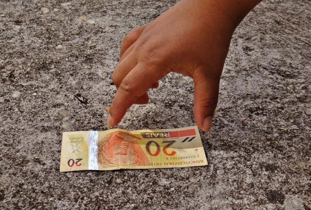 dinheiro rua